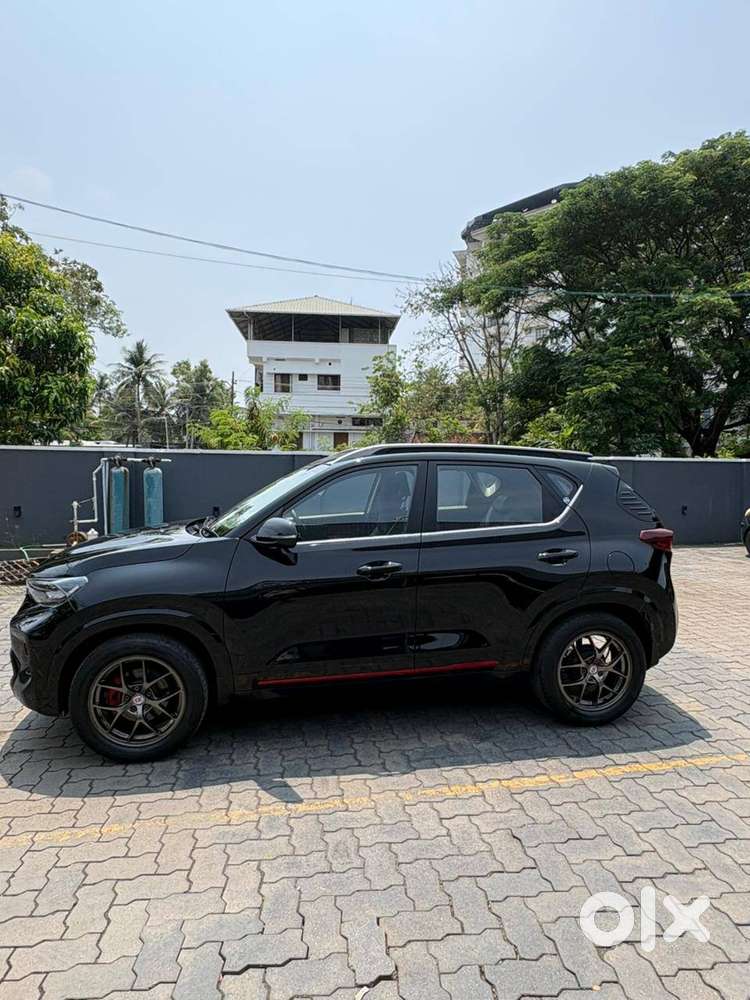 2022 Kia Sonet, 1st Owner, Full Option, 21000 Km, Under Warranty