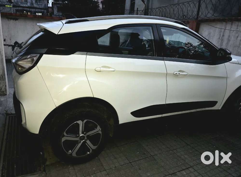 2022 Tata Nexon Xza+(o) Amt Petrol Single Owner