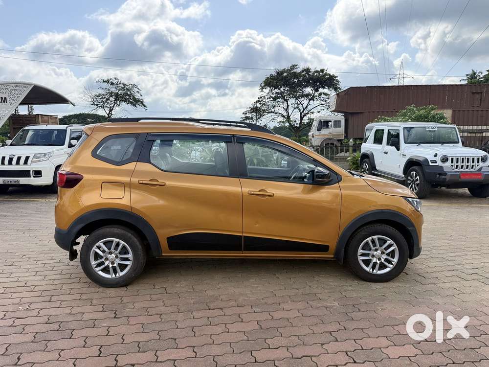 Renault Triber Rxt, 2022, Petrol