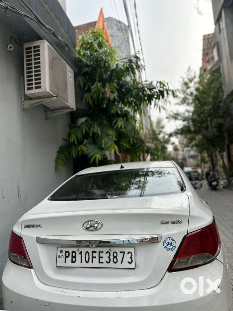 Hyundai Verna Petrol 2015
