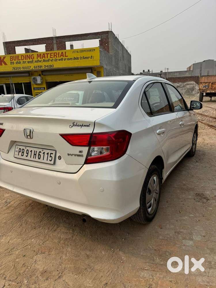 Honda Amage First Ower Company Record 30000 Driven Single Hand Running