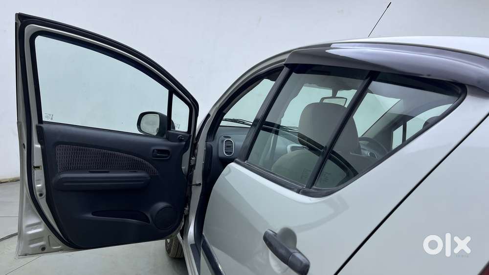 Maruti Suzuki Ritz Vxi, 2013, Petrol