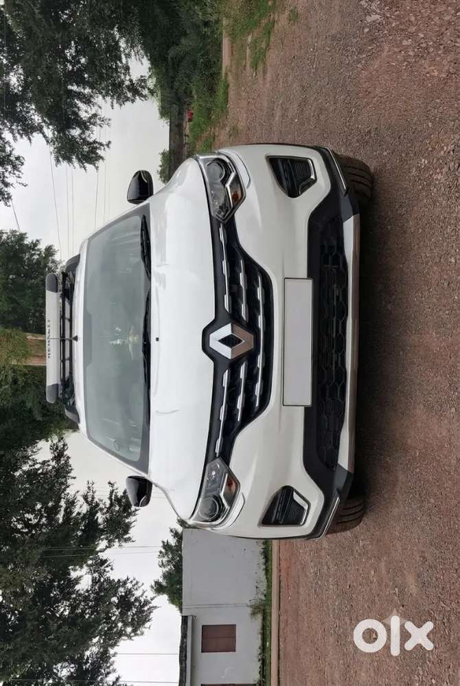 Renault Triber Rxz Easy-r Amt (2024)  Automatic  Petrol  1,200 Km