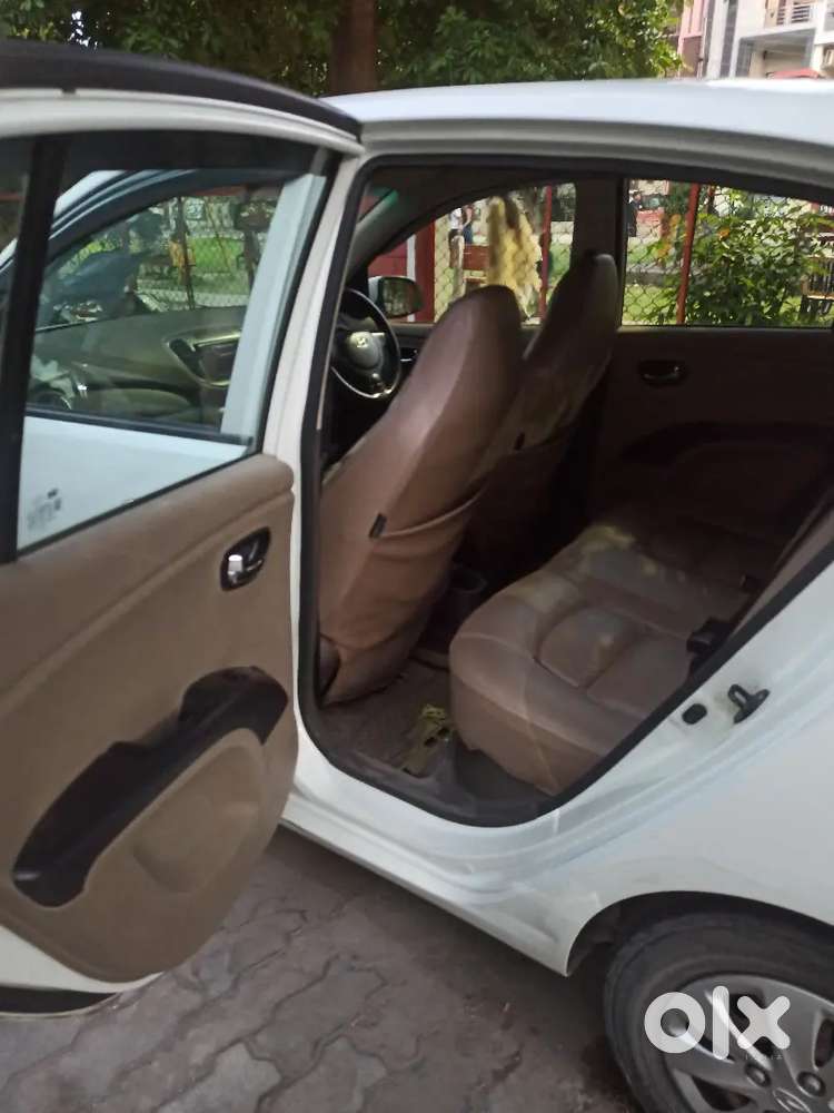 Hyundai I10 Nov 2010 Petrol 117500 Km Passing Upto Nov 2030.