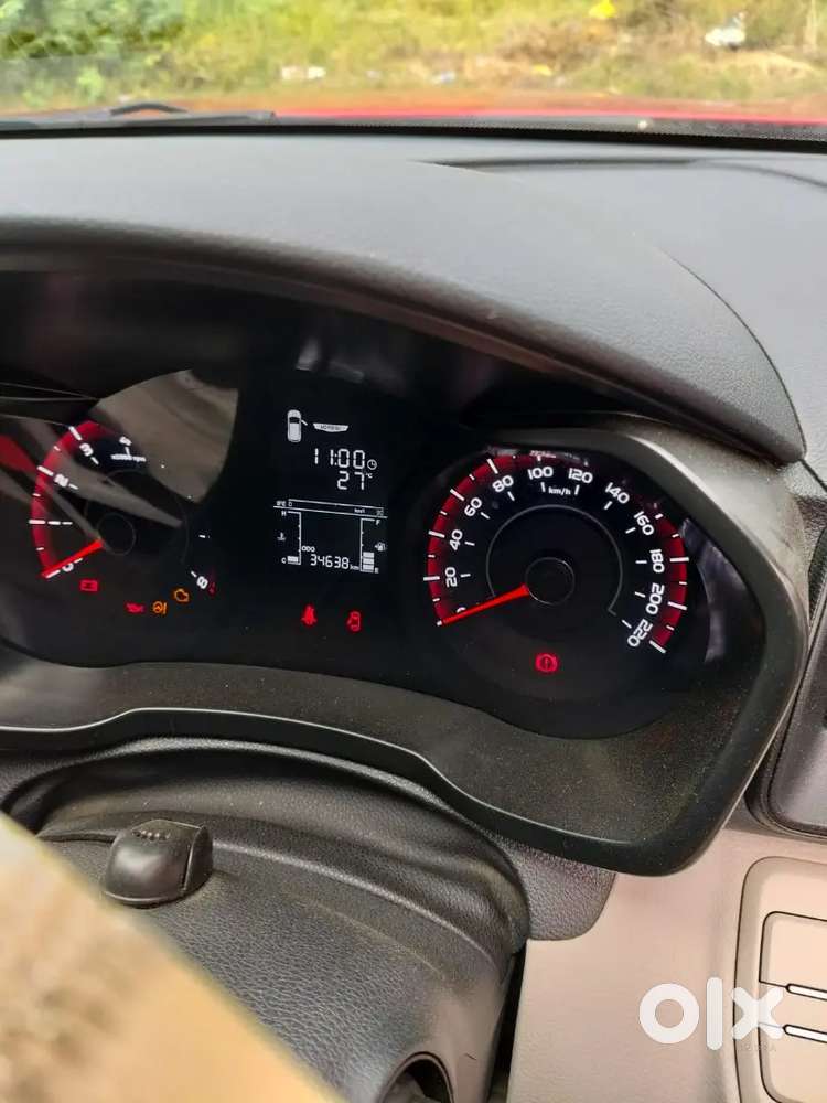 Mahindra Xuv300 2021 Petrol 43000 Km Driven