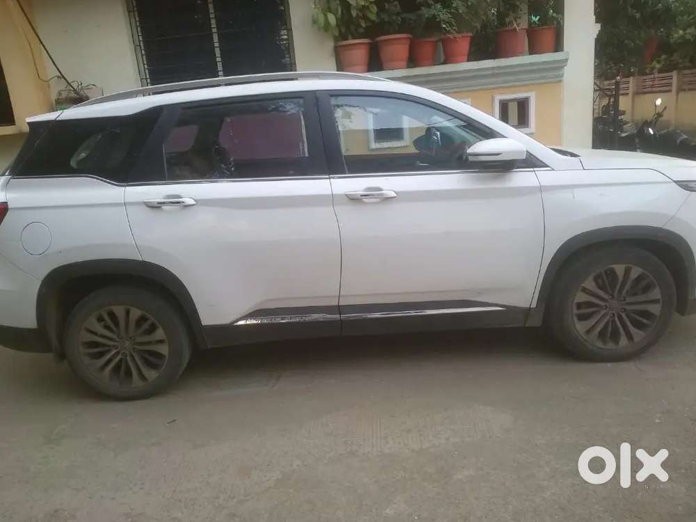 Mg Hector Plus