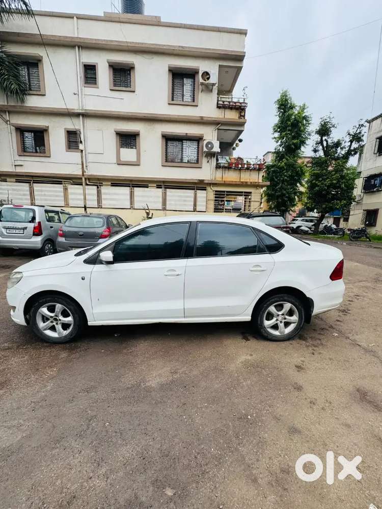 Skoda Rapid Elegance 2012