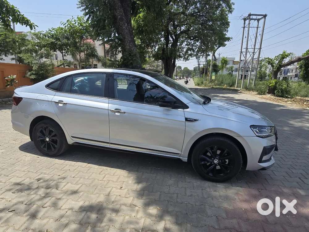 Skoda Slavia Sportline Dual Tone Silver Colour 1.0 Tsi Automatic
