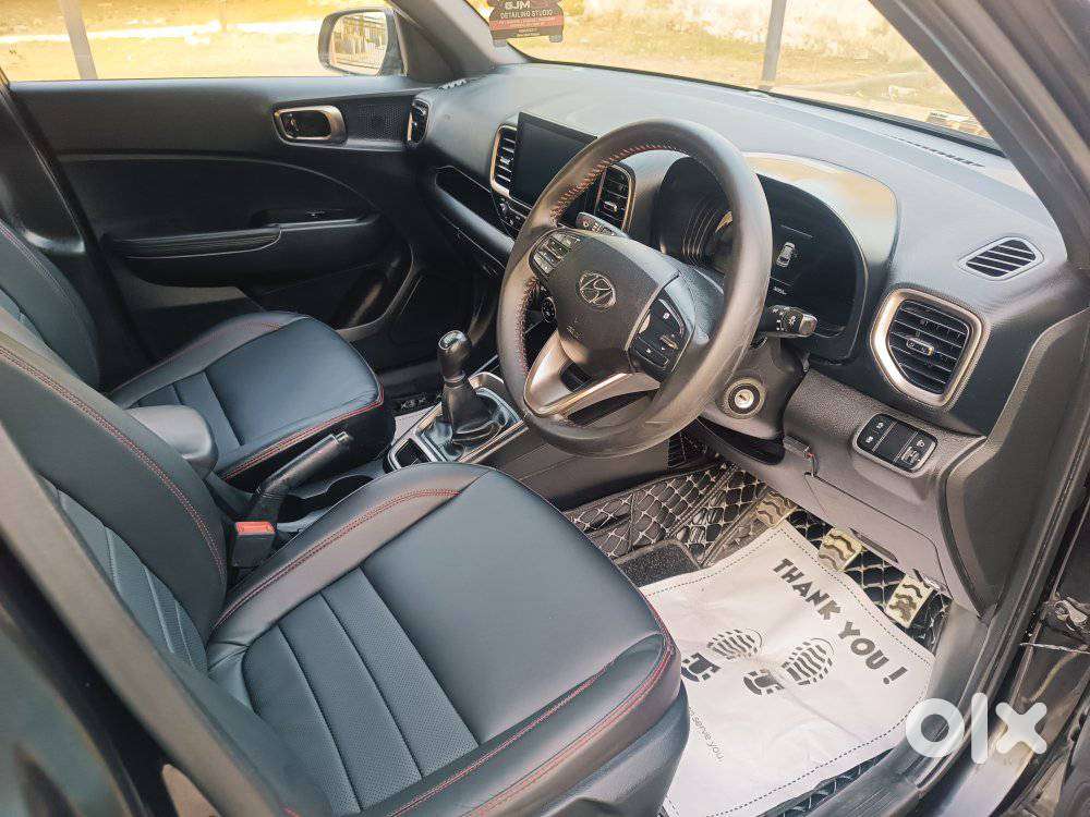Hyundai Venue S(o) Knight Edition Mt, 2024, Petrol