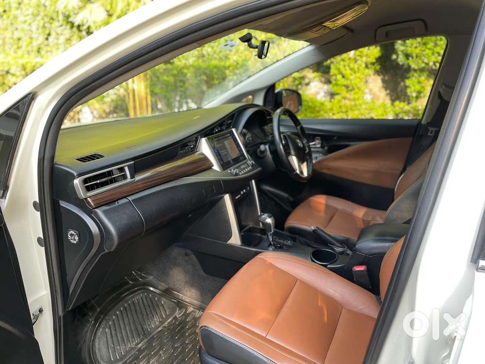 Toyota Innova Crysta 2016 Diesel Well Maintained