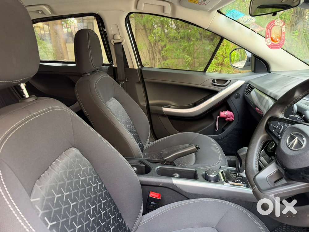Tata Nexon Amt With Sunroof  Only 26k Km Driven  Excellent Condition