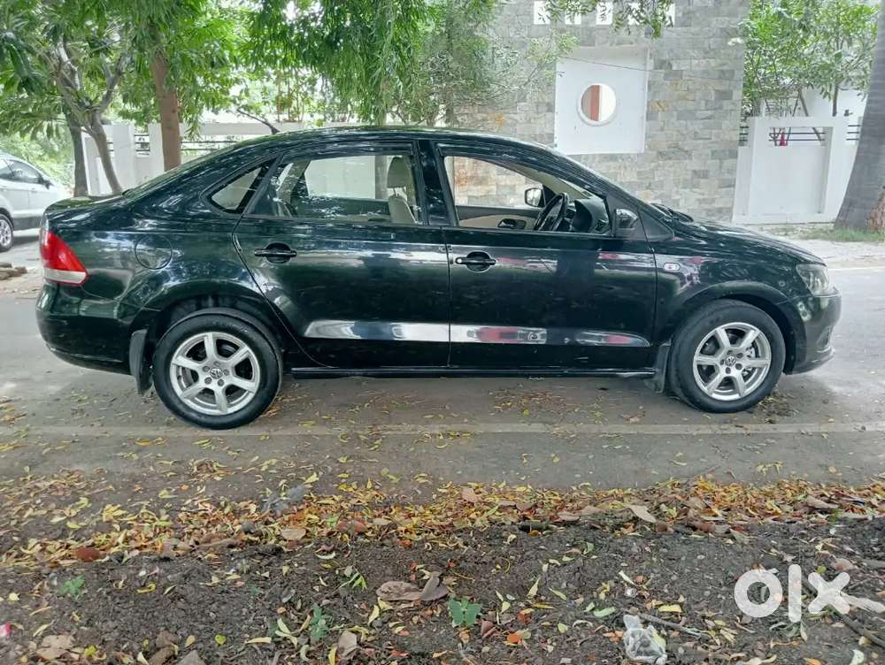 Volkswagen Vento High Line Rj 27 Vip No 2828 Diesel 2014 Manual