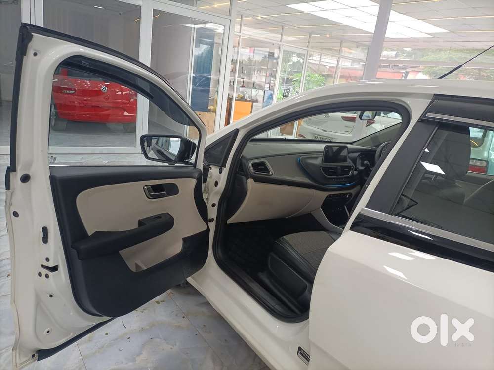 Tata Altroz Xz, 2023, Petrol