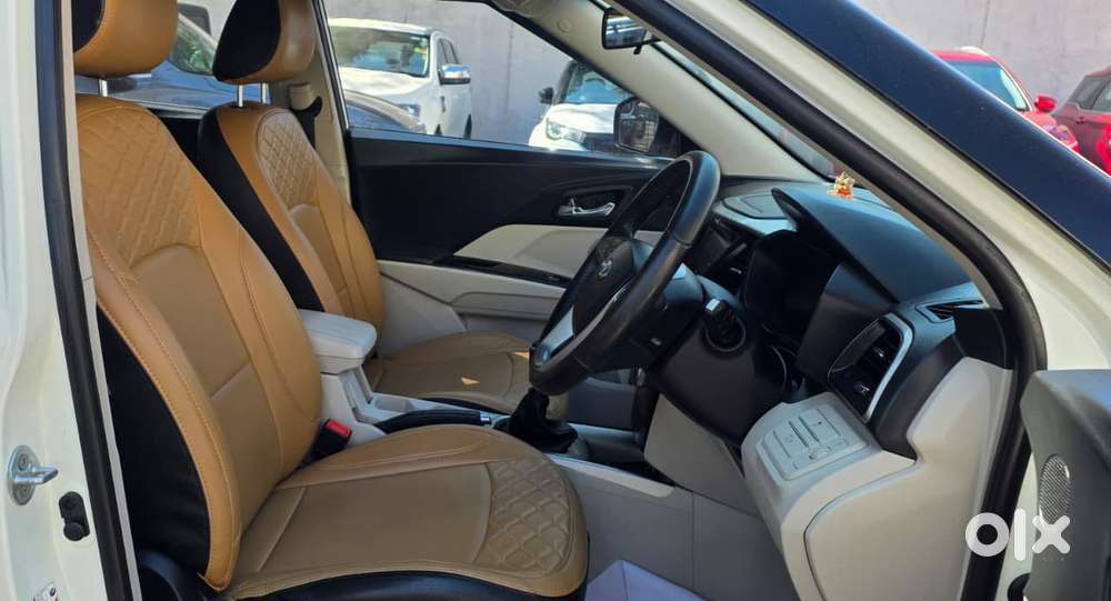 Mahindra Xuv300 W8 1.2 Petrol Dual Tone, 2019, Petrol