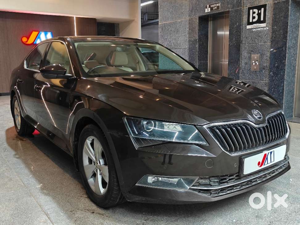 Skoda Superb Style 1.8 Tsi At, 2018, Petrol