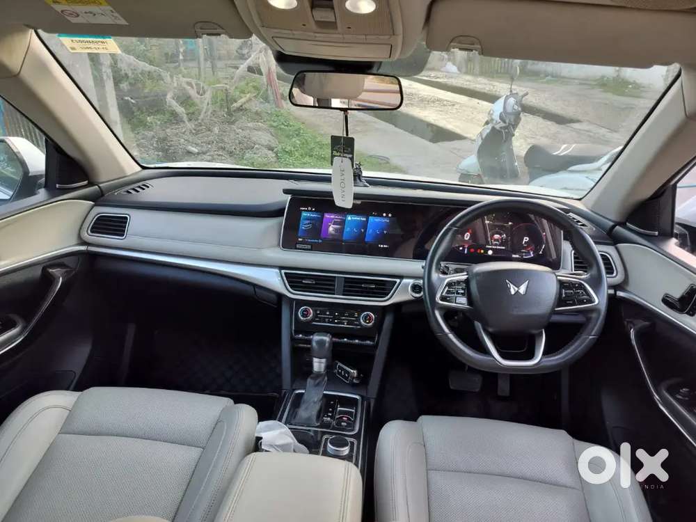 Mahindra Xuv700 Ax7 2022
