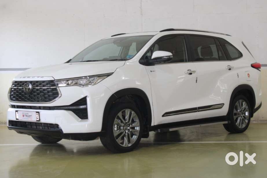 Toyota Innova Hycross 2.0 Zx Hybrid 7 Str, 2025, Petrol
