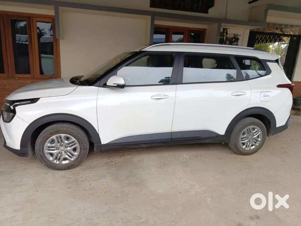 Kia Carens 2022 Petrol Well Maintained