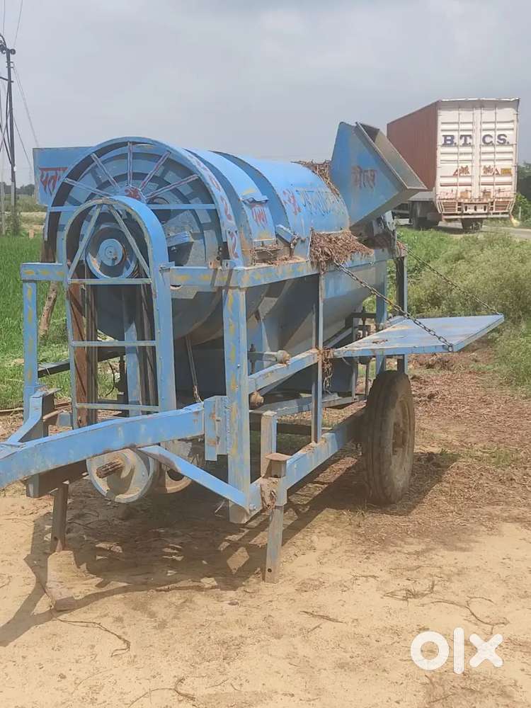 Moomfali Ki Machine Bikau Hai