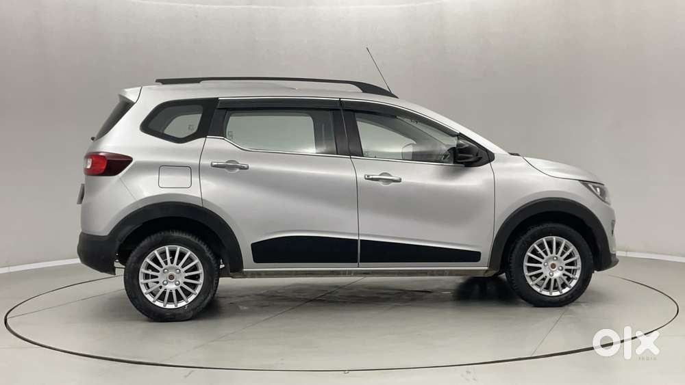 Renault Triber Rxz, 2023, Petrol