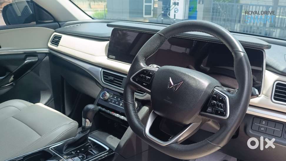 Mahindra Xuv700, 2022, Petrol