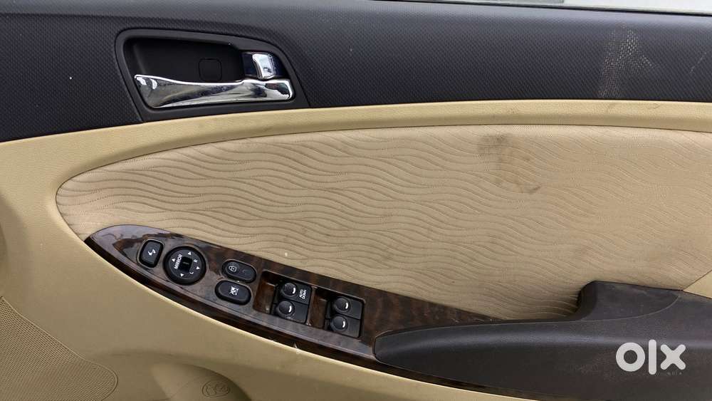 Hyundai Verna Fluidic 1.6 Vtvt Sx, 2013, Petrol