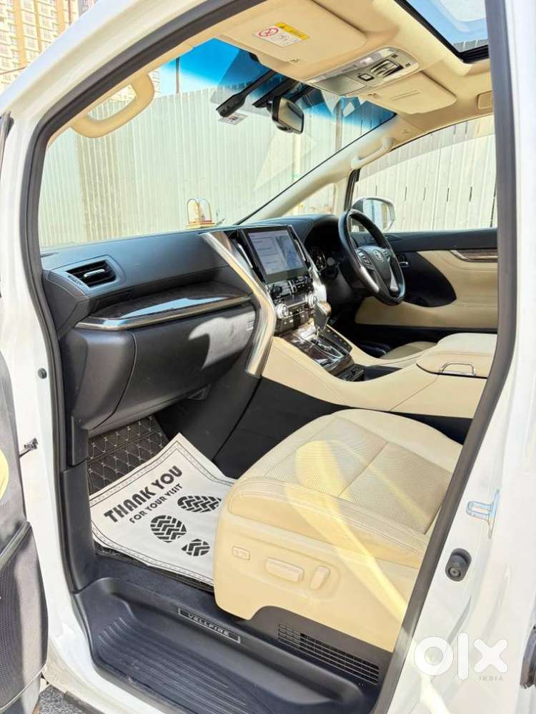 Toyota Vellfire 2.5 Hybrid, 2023, Petrol