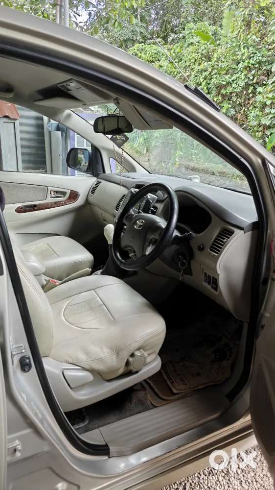 Toyota Innova V 2013 Dec Model For Sale