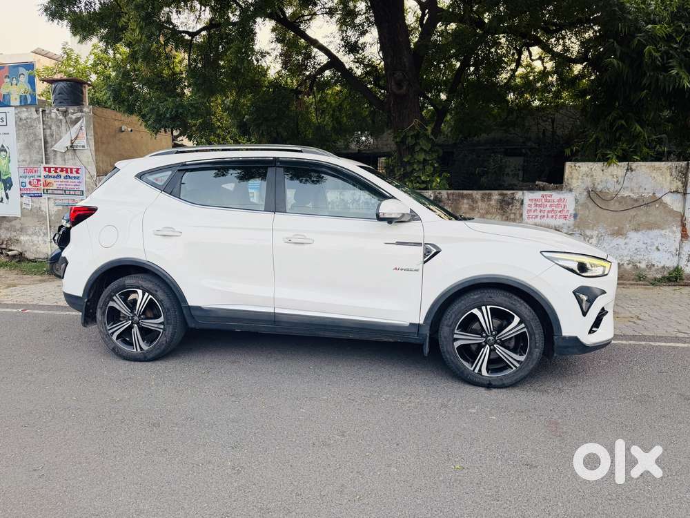 Mg Astor 1.5 Savvy Cvt S Red, 2021, Petrol