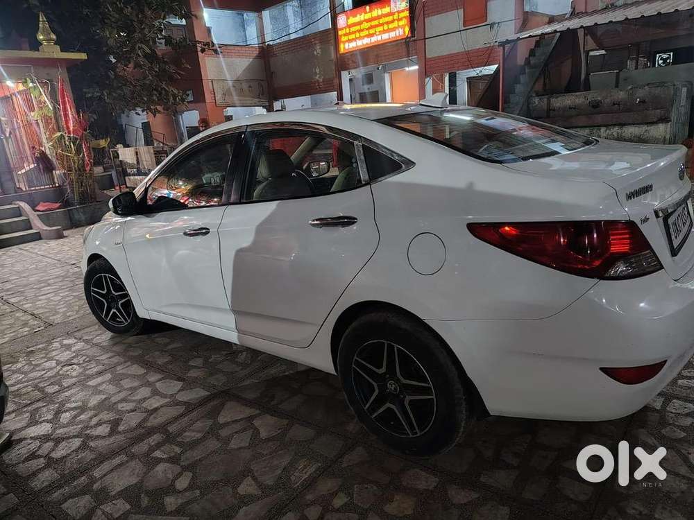 Hyundai Verna 2012