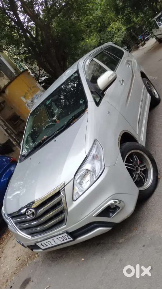 Toyota Innova 2014