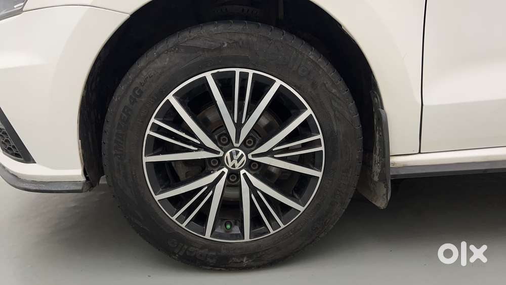 Volkswagen Vento 2010-2013 Petrol Highline At, 2020, Petrol