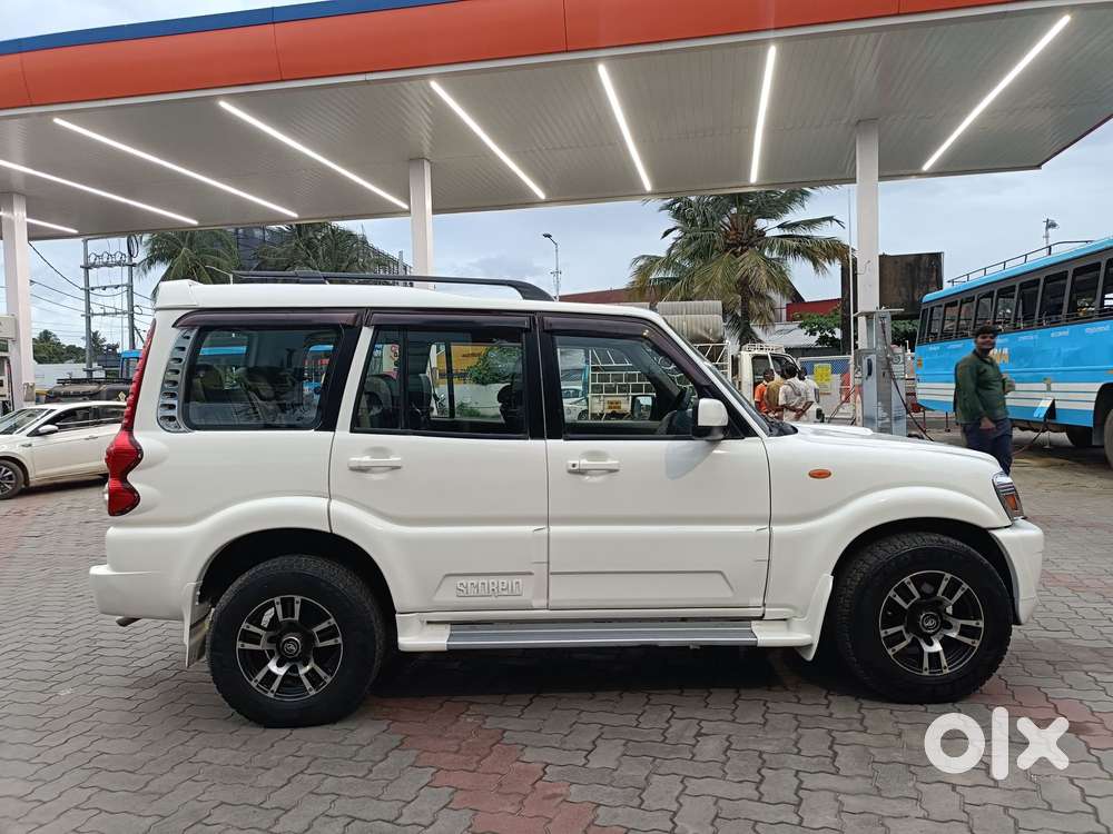 Mahindra Scorpio Vlx 2wd Bsiv, 2011, Diesel