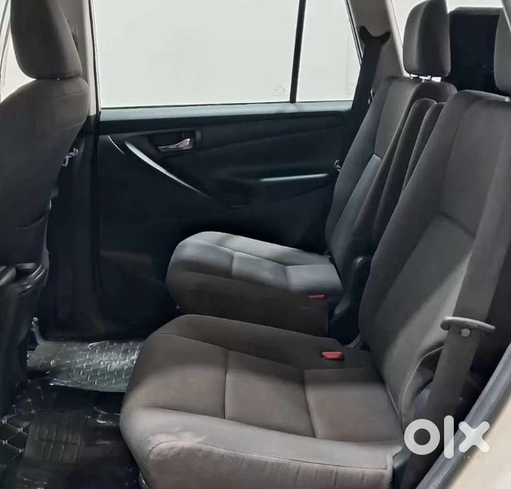 Toyota Innova Crysta [2020-ongoing] 2.4 Gx 7 Str, 2023, Diesel