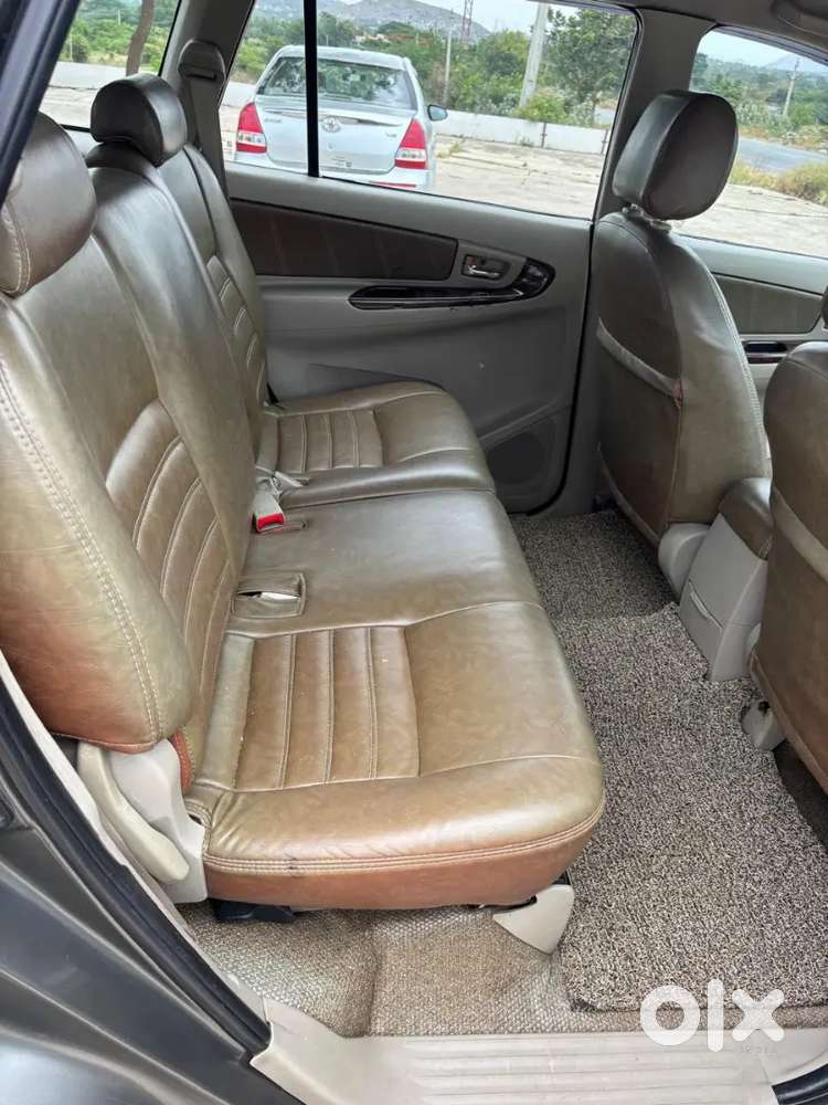 Toyota Innova 2013