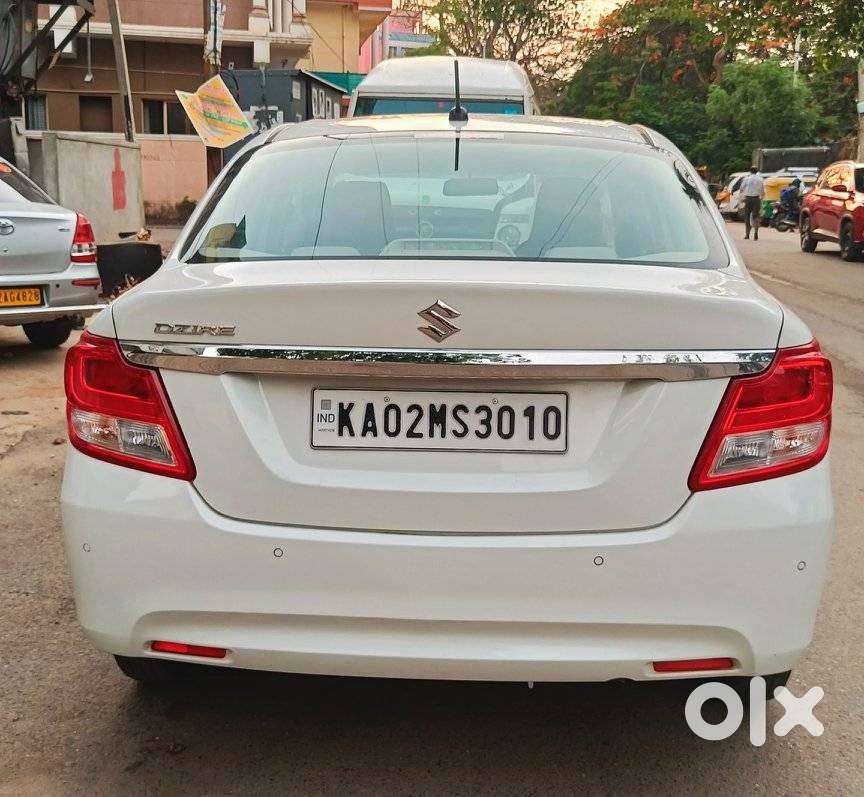 Maruti Suzuki Swift Dzire Lxi Option, 2022, Petrol