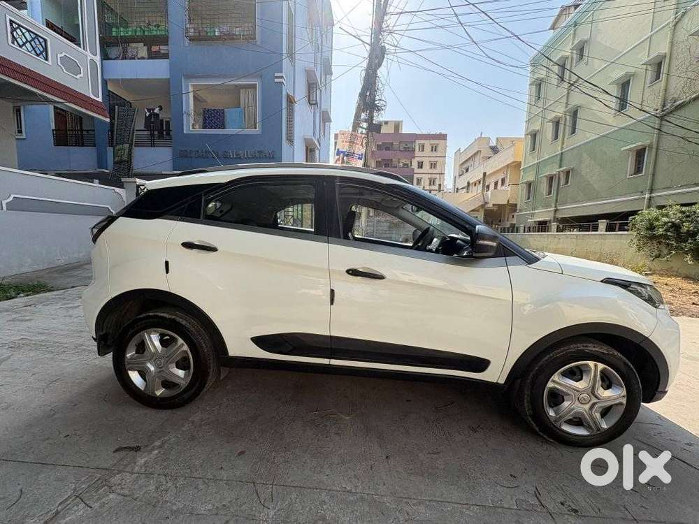 Tata Nexon 1.5 Revotorq Xm (s), 2022, Diesel