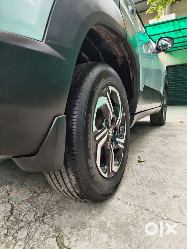 Maruti Brezza Zxi+ At Dual Tone