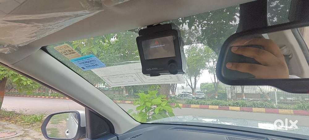 Kia Carens Clavis, 2025, Petrol