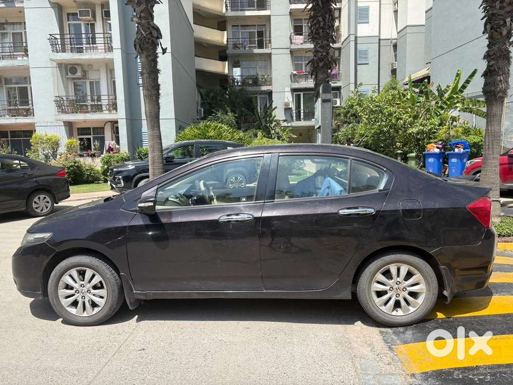Black Honda City With Sunroof