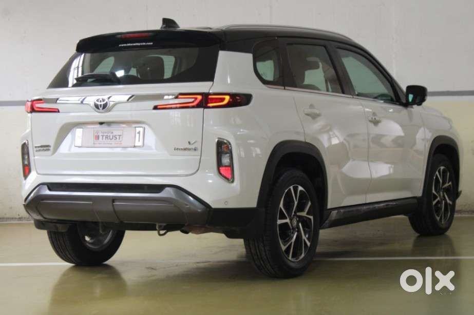Toyota Urban Cruiser Hyryder 1.5 V Hybrid, 2023, Petrol