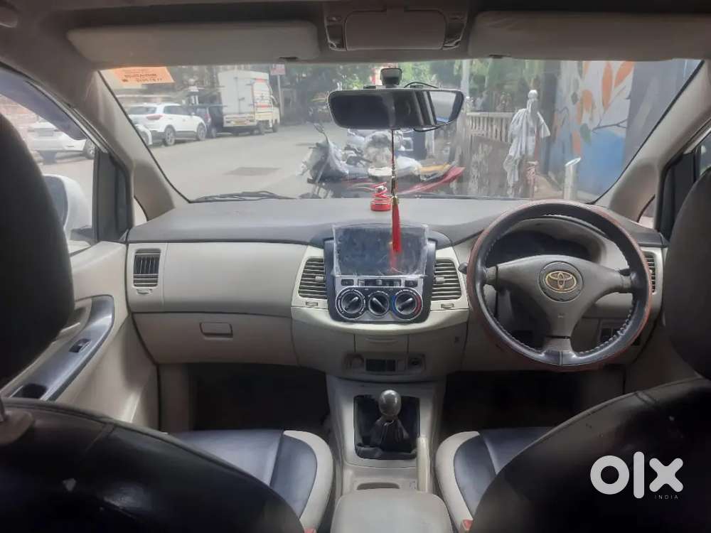 8 Seater Toyota Innova 2010 Diesel 145000 Km Driven Insurance Valid