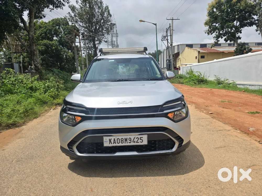 Kia Carens 2023 Petrol Manual 90000 Km First Owner