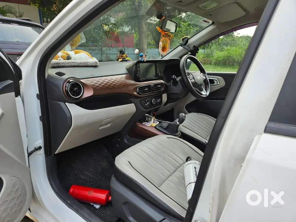 Hyundai Aura 2023 Cng