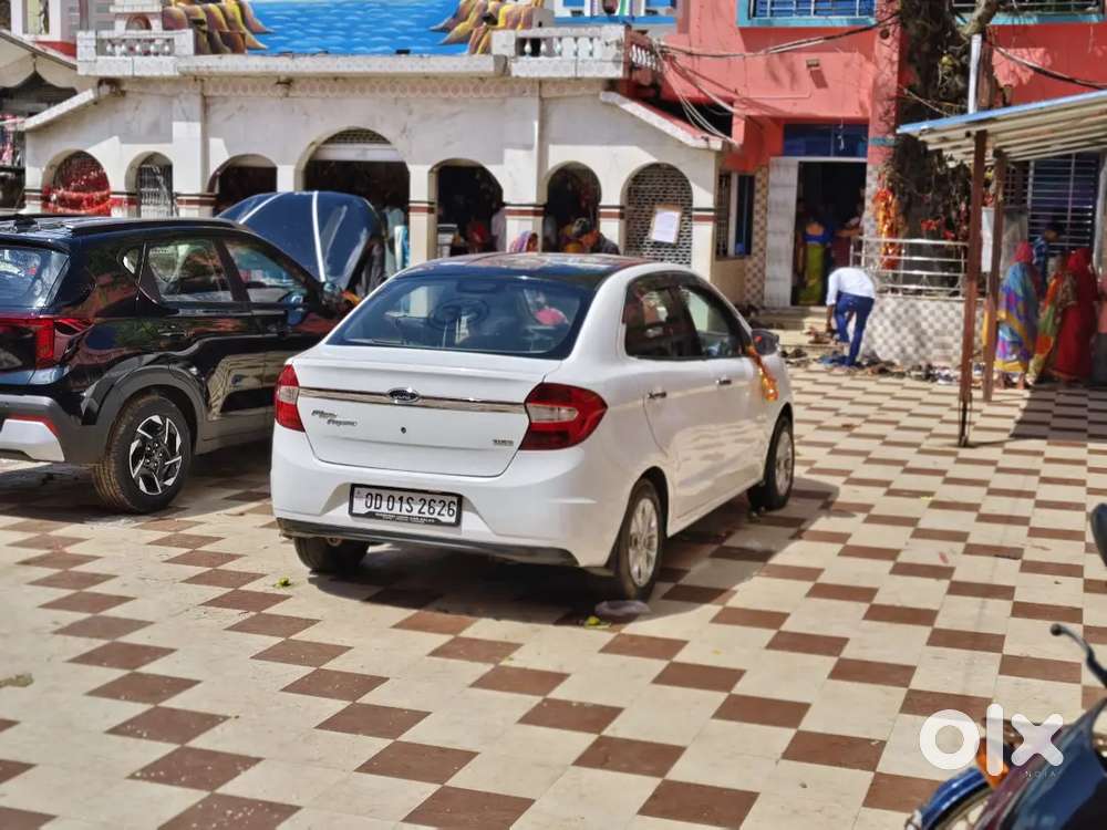 Ford Aspire Titatinium Blu 2017