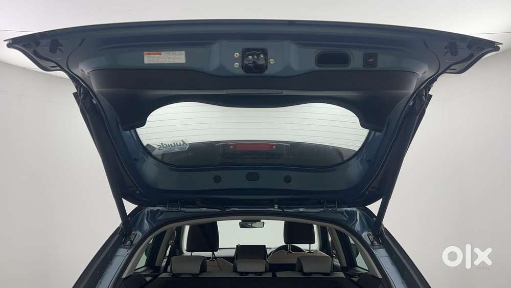 Maruti Suzuki Grand Vitara 1.5 Alpha Smart Hybrid At, 2025, Petrol