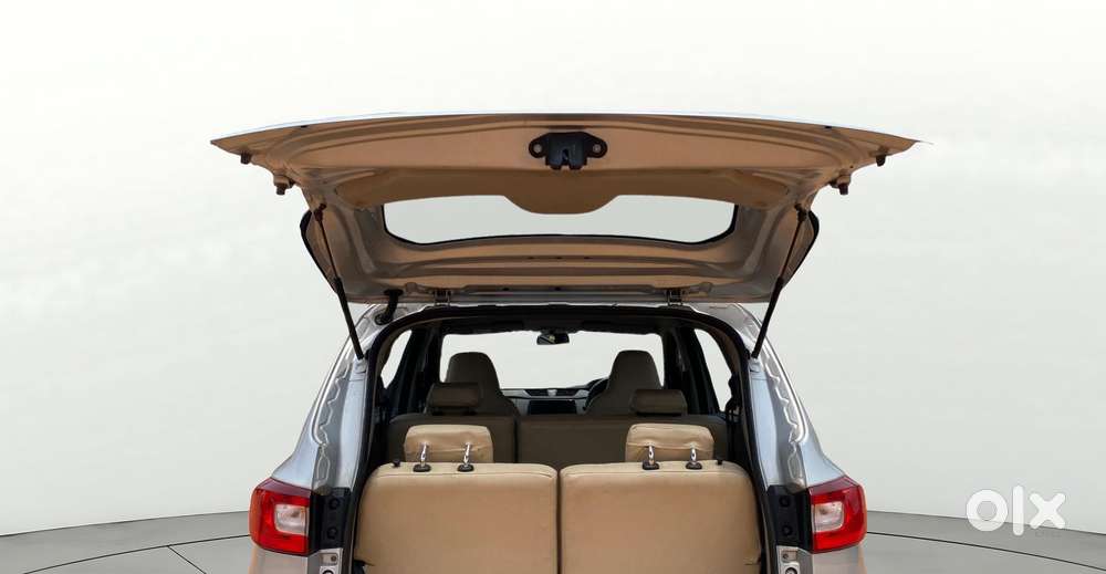 Renault Triber Rxl, 2023, Petrol