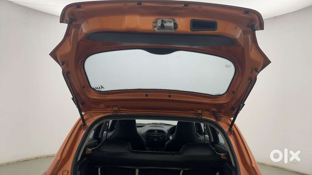 Tata Tiago Xe, 2018, Petrol