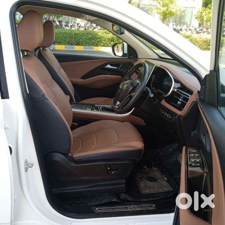 Mg Hector Plus Sharp Pro 1.5 Turbo Petrol Cvt 6 Str, 2025, Petrol