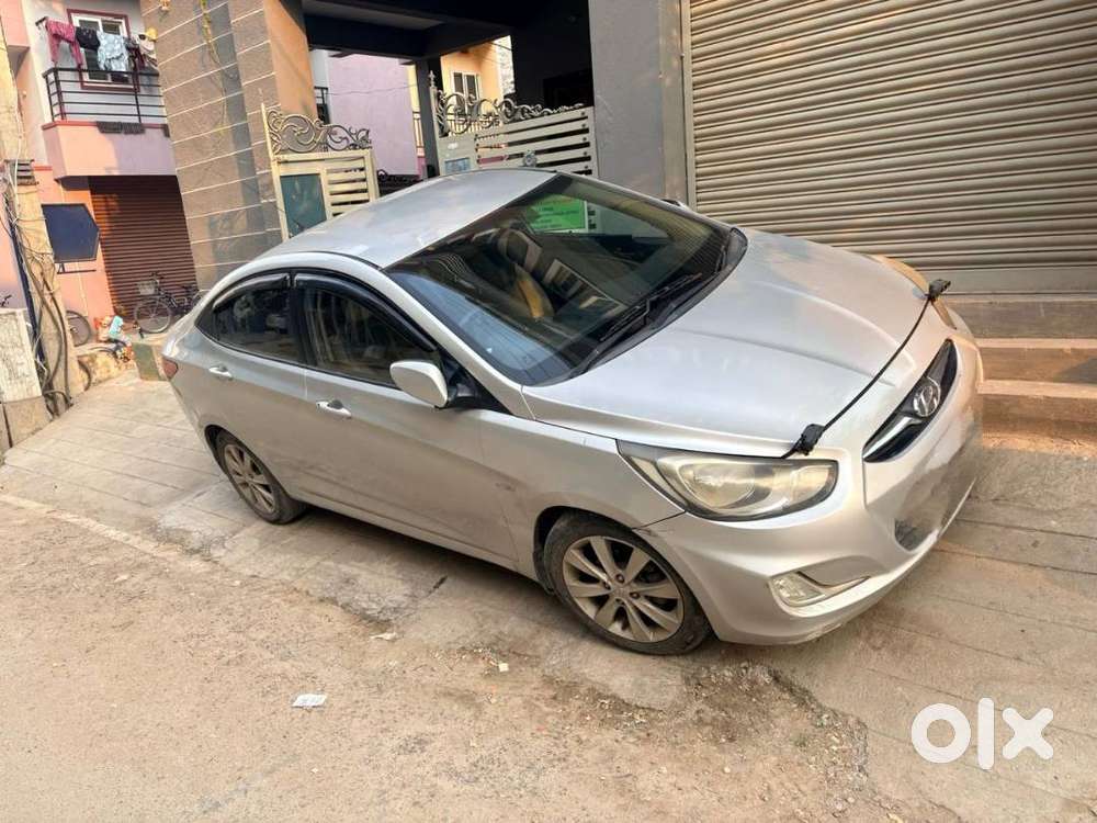 Hyundai Fluidic Verna 2011